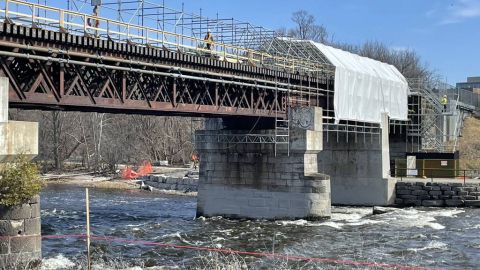 Snapshot of Rideau River Bridge - April 6, 2021